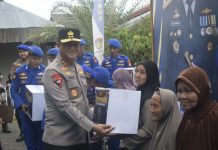Kapolda Kalteng Serahkan Bantuan Bedah Rumah dari Ditpolairud kepada Warga Pulang Pisau